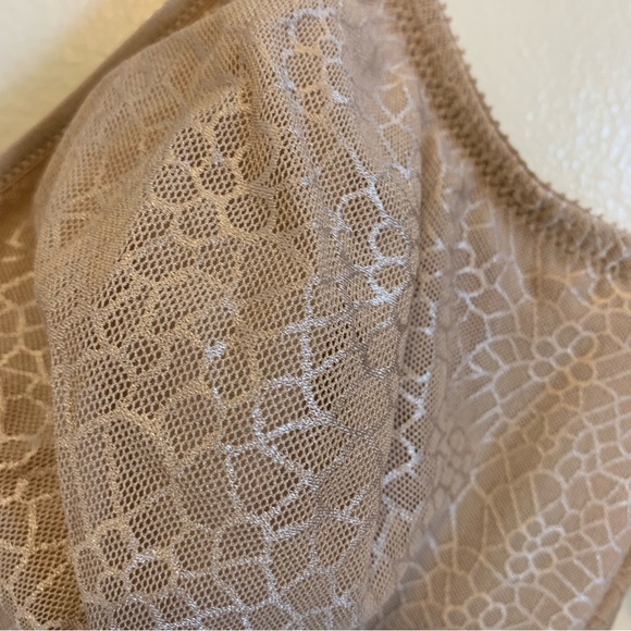 CHANTELLE Bra. NWT Size 40 DDD Color Nude.     “Minimizing Effect” - Picture 3 of 6